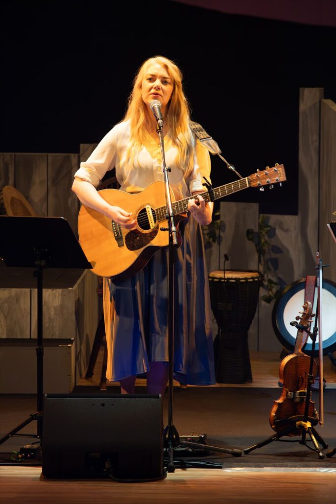 写真撮影 ザ・ゴサード・シスターズ とりぎん文化会館