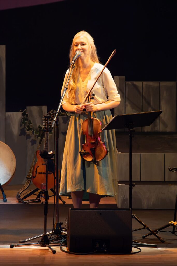 写真撮影 ザ・ゴサード・シスターズ とりぎん文化会館