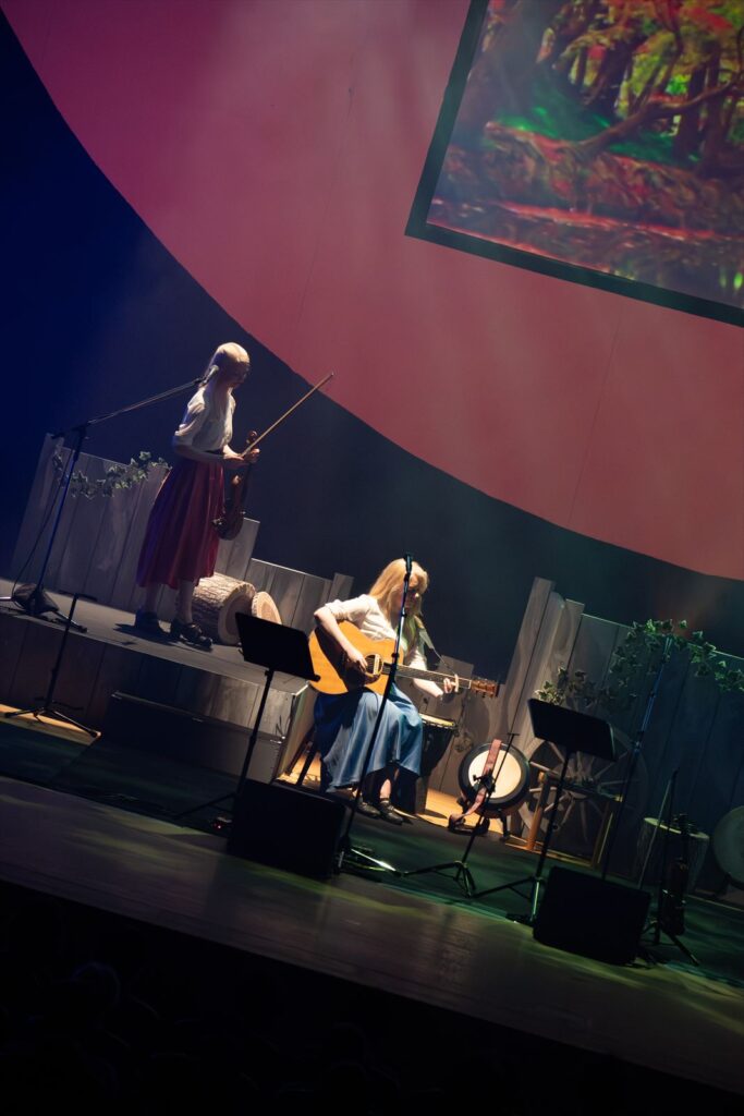 写真撮影 ザ・ゴサード・シスターズ とりぎん文化会館