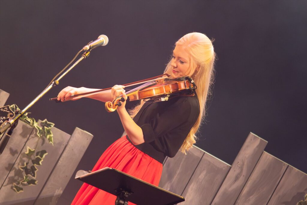 写真撮影 ザ・ゴサード・シスターズ とりぎん文化会館