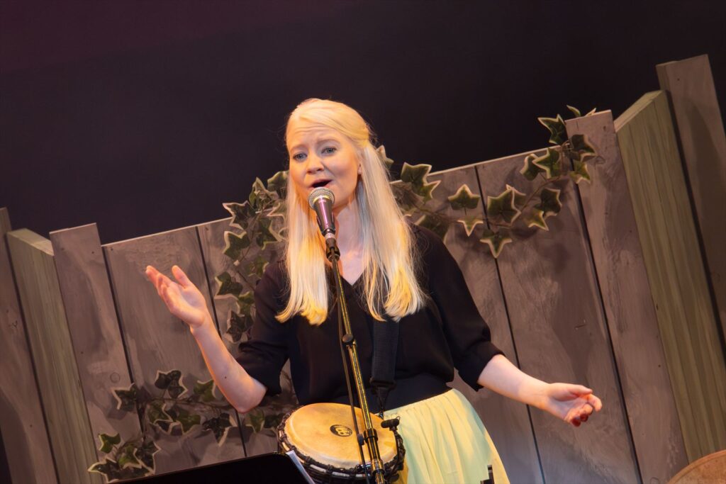 写真撮影 ザ・ゴサード・シスターズ とりぎん文化会館