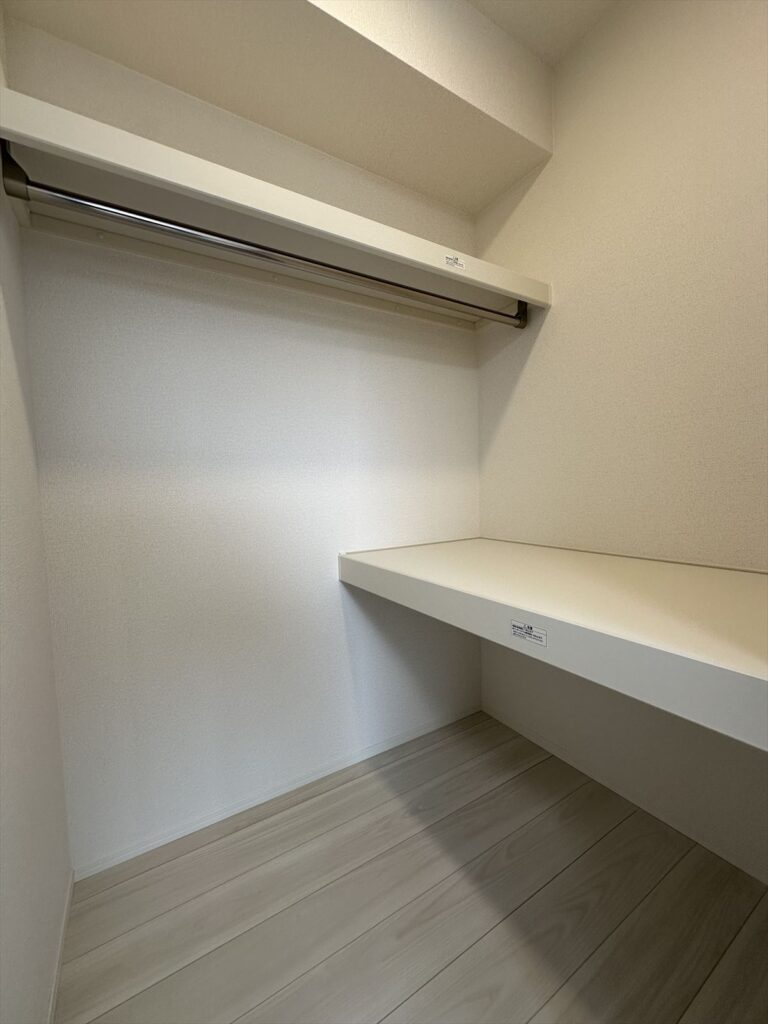 不動産管理_物件紹介_ソアラ_2階クローゼット