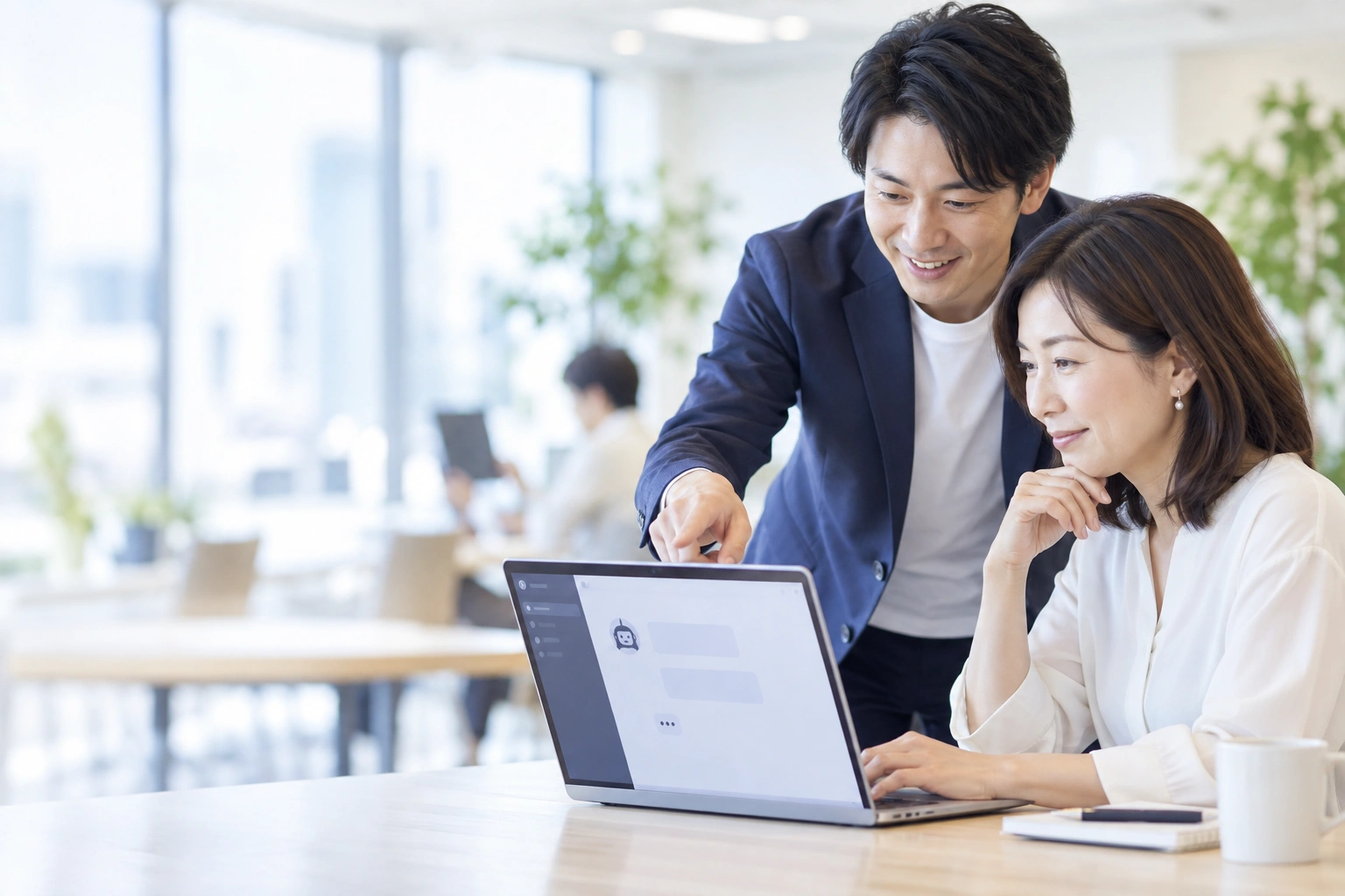 講師とAIの使い方を学ぶイメージ