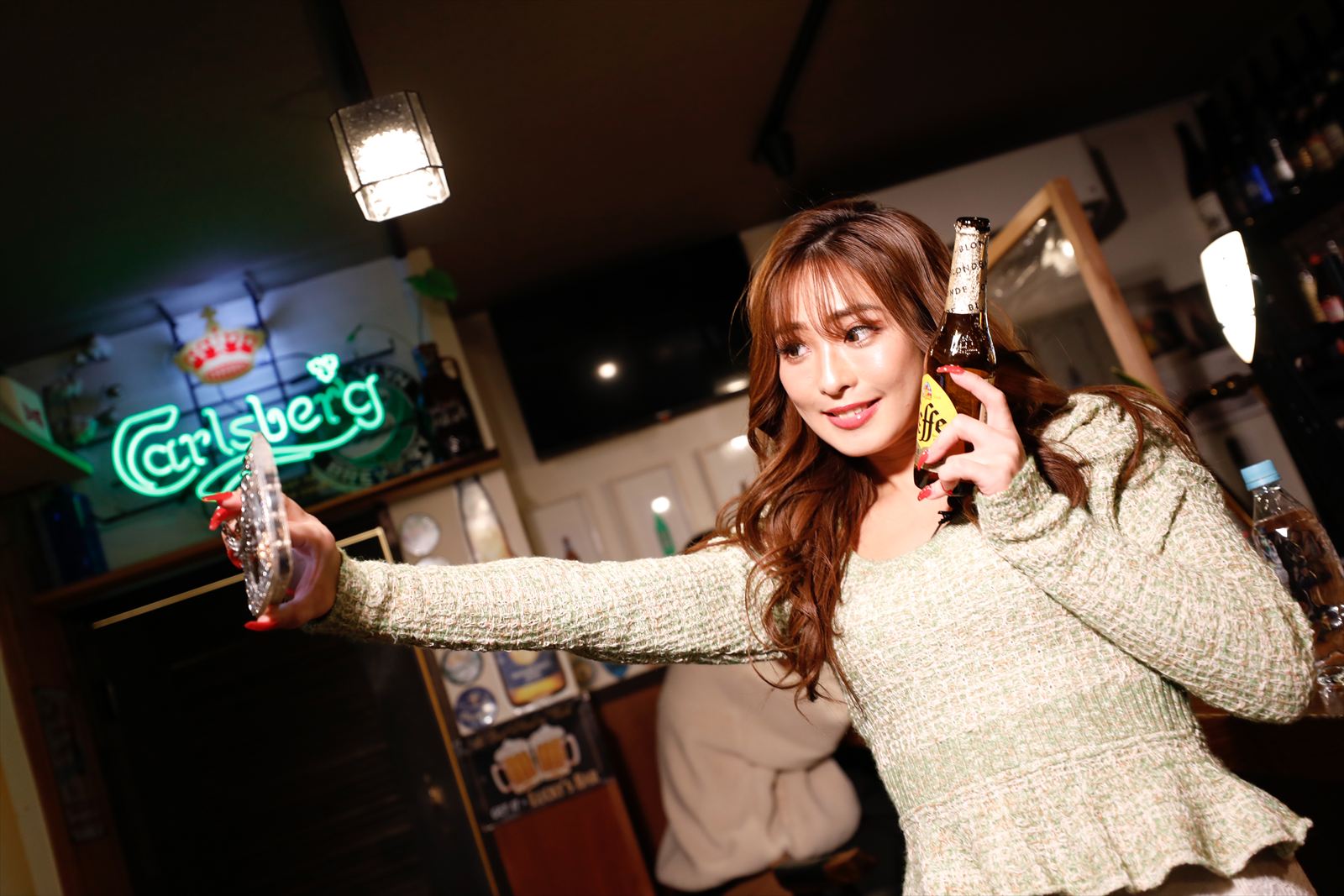 女子一人旅企画 撮影中写真(人物写真撮影)